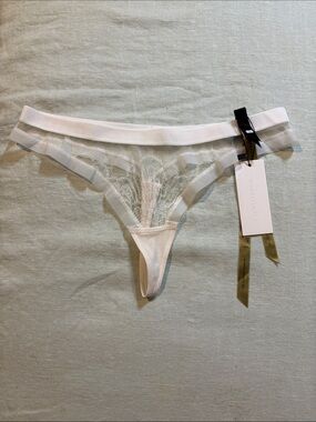 The UnderArgument Sheer Lace Thong Panty - White Sz L NWT